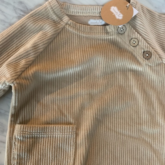 New with tags ✨ Mud Pie long sleeve onesie with matching Milkbarn bandana - Picture 2 of 6